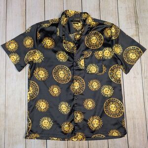 Urban Outfitters Sun Zodiac Print Button Up Short Sleeve Shirt, Large‎